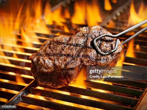 bbq sirloin steaks - grill fire meat stock pictures, royalty-free photos & images