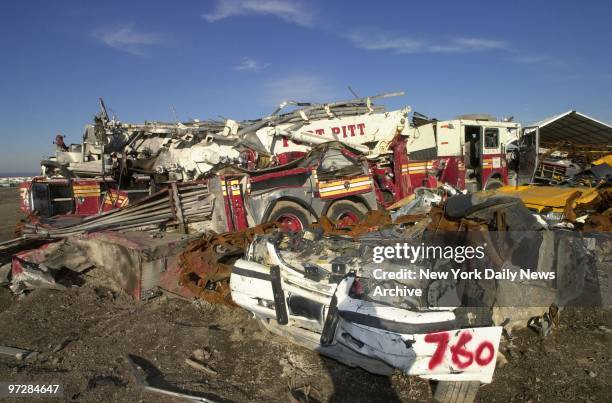 Wtc Fire Ny Fire Trucks Stock-Fotos und Bilder - Getty Images