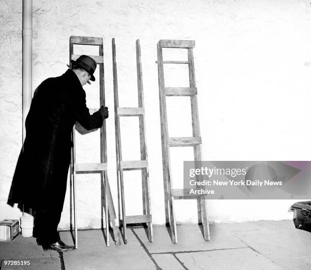 Bruno Hauptmann trial in Flemington for the kidnap and murder of Charles A. Lindbergh Jr.. The sectional ladder, by which kidnapers mounted to baby's...