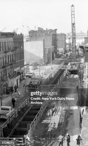 Building was once headquarters of mobster Crazy Joe Gallo. It was one of 15 dwellings condemned after building collapse.,