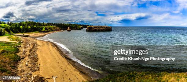 pokeshaw rock in new brunswick - bathurst new brunswick stock pictures, royalty-free photos & images