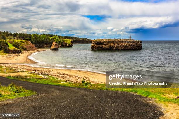 pokeshaw rock in new brunswick - bathurst new brunswick stock pictures, royalty-free photos & images