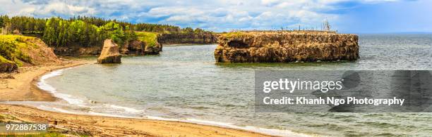 pokeshaw rock in new brunswick - bathurst new brunswick stock pictures, royalty-free photos & images