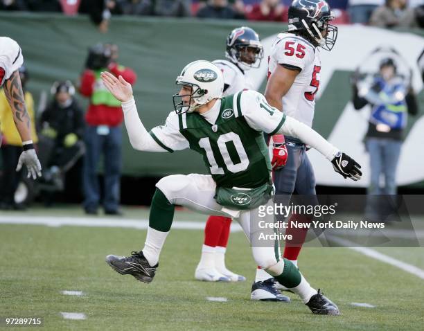 New York Jets' quarterback Chad Pennington does a dance after rushing for a first down in the fourth quarter of a game against the Houston Texans at...