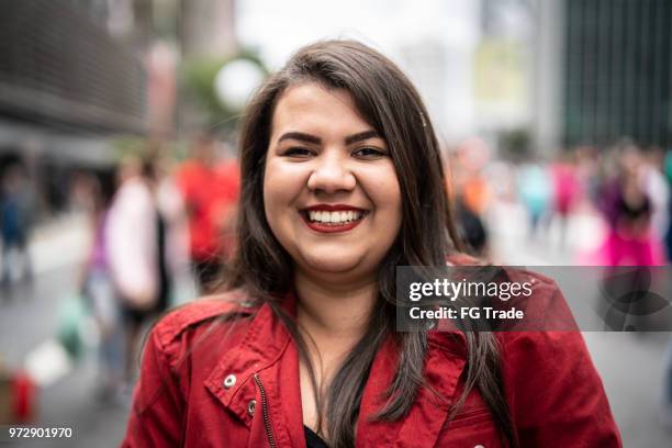 retrato de uma menina - mulher gorda - fotografias e filmes do acervo