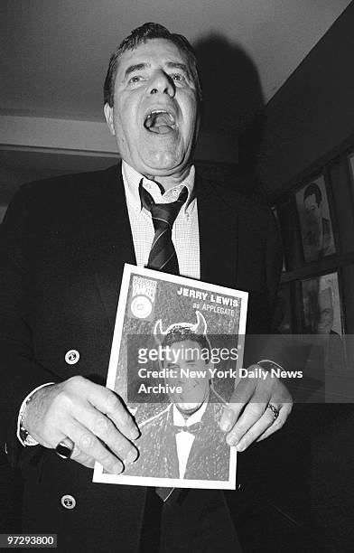 Jerry Lewis at Sardi's, where he announced he will star in the Broadway play "Damn Yankees.",