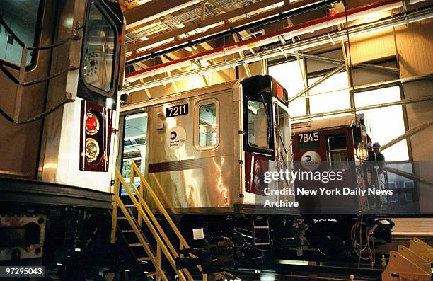 Repainted R142 Bombardier R142 Photos and Premium High Res Pictures - Getty Images
