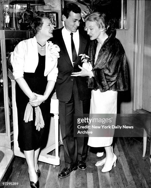 Shirley Booth, Jimmy Lipton and Nina Foch at Pre-Anniversary Academy Award Party at Pen & Pencil Restaurant at 205 East 45th Street. Booth is...
