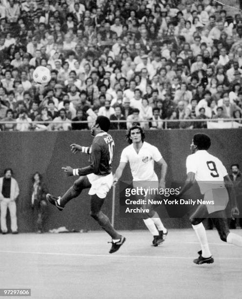 New York Cosmos at Meadowlands, New York Cosmos' Pele in action during the first half.