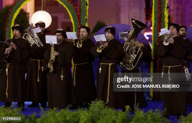 Musicians perform during the Santo Antonio de Lisboa's Parade on Avenida da Liberdade, in Lisbon on June 12, 2018. - Lisbon celebrates Saint...
