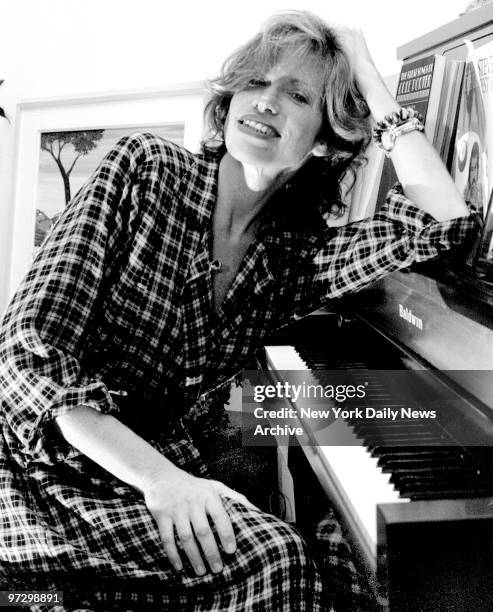 Singer Carly Simon