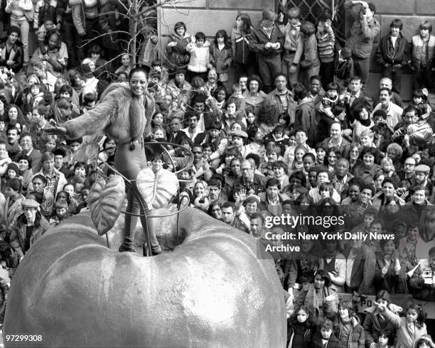 Singer Diana Ross greets holiday crowd at the 53d annual Macy's Thanksgiving Day parade from atop The Daily News' Big Apple float down Broadway with...