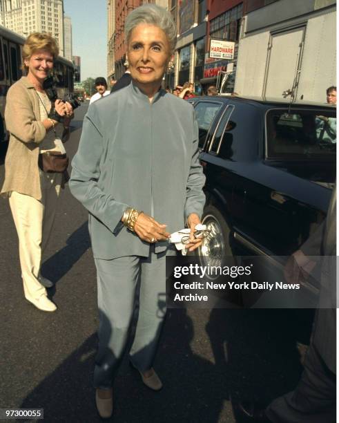 Singer Lena Horne at J&R Music, where she signed autographs for her hit album "Being Myself."