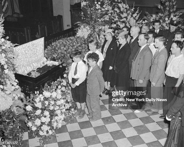 Thousands came to pay their respects and view the body of Lou Gehrig at Christ Church, Riverdale, where the great slugger lay in state.