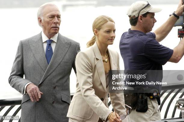 Jodie Foster and Christopher Plummer prepare to film a scene from Spike Lee's new movie, "Inside Man," in Battery Park City.