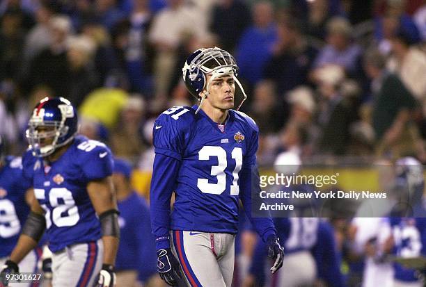 New York Giants' defensive back Jason Sehorn looks frustrated after the Baltimore Ravens score during the first quarter of Super Bowl XXXV at Raymond...