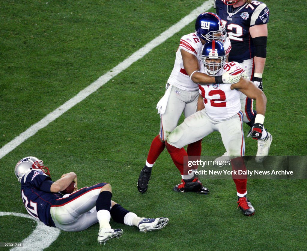 New York Giants' defensive end Michael Strahan (92) celebrat