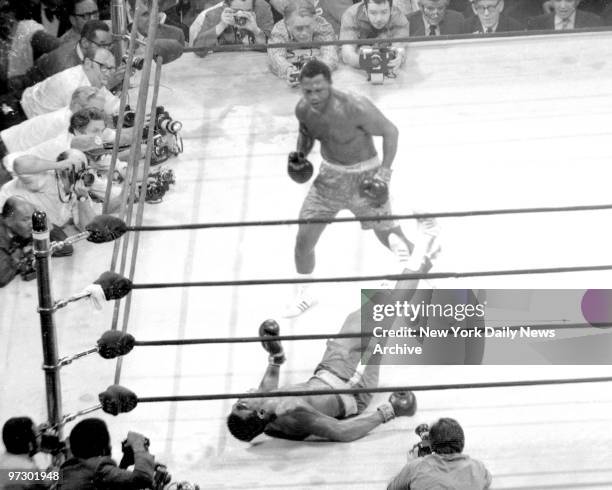 Ali Down R Muhammad Ali Madison Square Garden Photos and Premium High Res Pictures ...