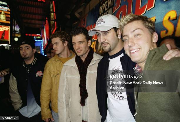 Nsync Bryan 1,102 Members Of Nsync Stock Photos, High-Res Pictures, and Images ...