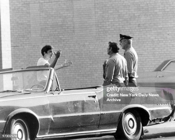 Chase Manhattan Bank, 450 Avenue P & East 3rd St. Brooklyn, Bank robber, John Wojtowicz comes out of bank to talk to cops.