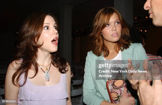Mary-Louise Parker and Mandy Moore are at the Chelsea Art Museum for the Banana Republic Fall 2004 fashion show.
