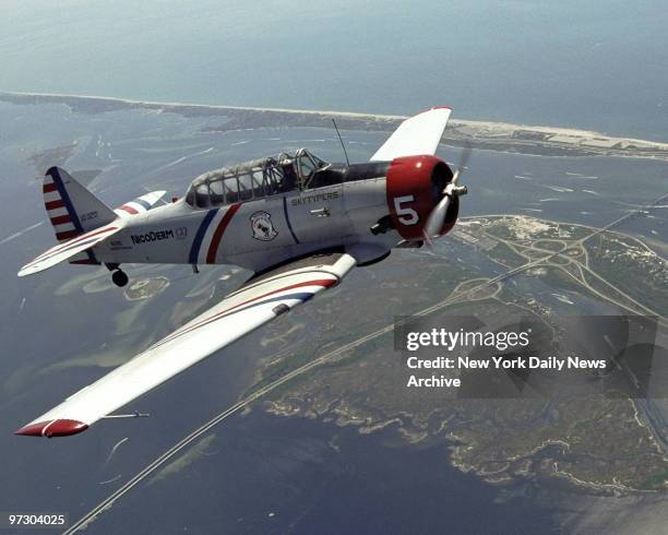Plane Writing 118 Plane Sky Writing Stock Photos, High-Res Pictures, and Images ...
