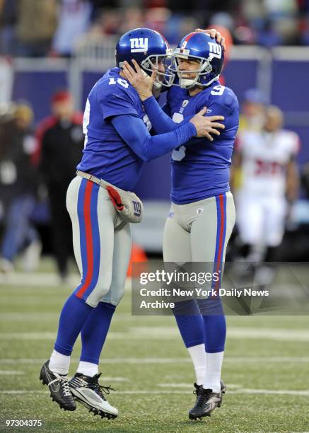 New York Giants placekicker Lawrence Tynes kicks field goal to give Giants' 34 - 31 overtime win against the Atlanta Falcons.