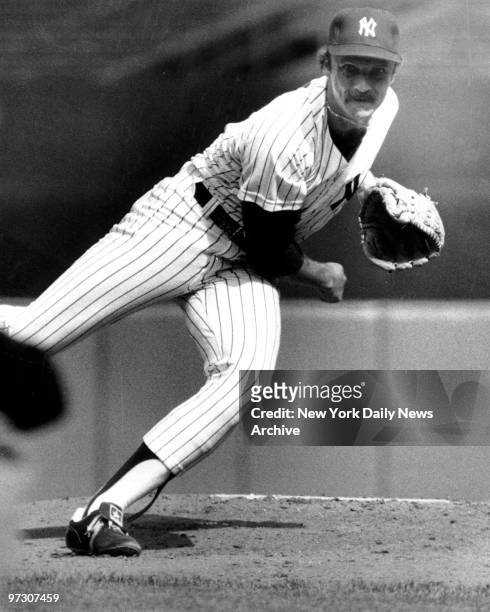 New York Yankees' pitcher Ed Whitson pitching in the first inning against the Chicago White Sox at Yankee Stadium.