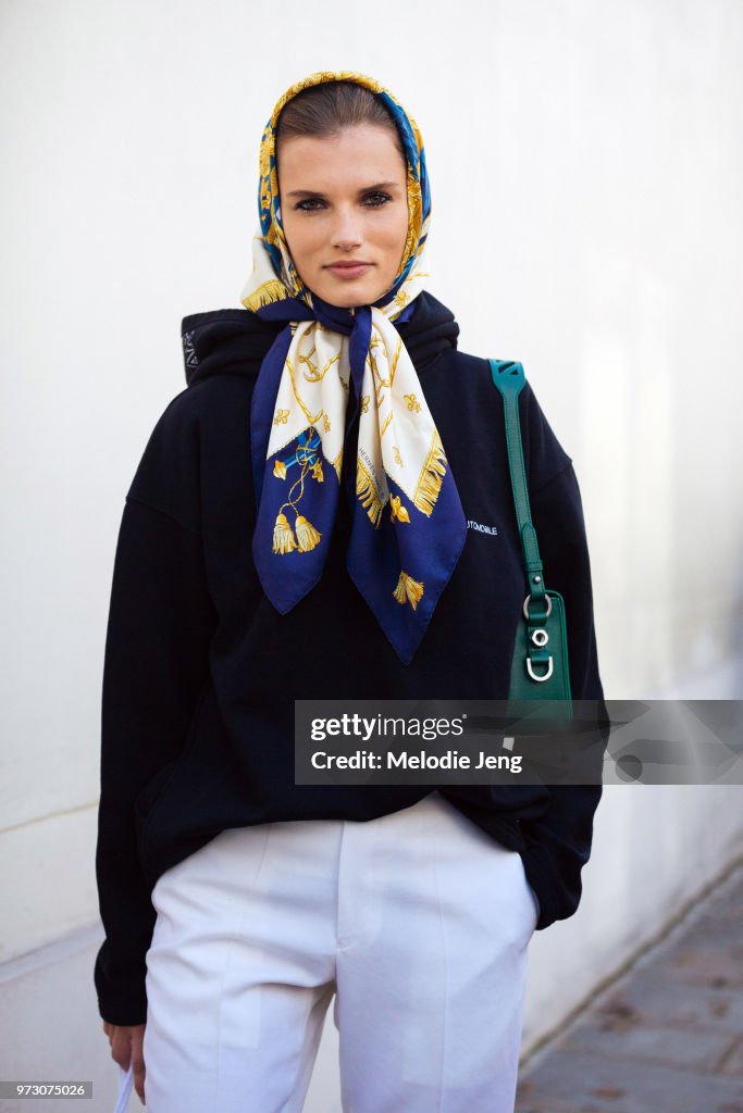 Street Style : Paris Fashion Week Womenswear Spring/Summer 2018 : Day One