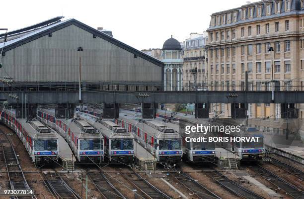 Photo prise le 08 avril 2010 des quais de la gare Saint-Lazare à Paris, au 2e jour d'une grève nationale à la SNCF à l'appel de la CGT et de...