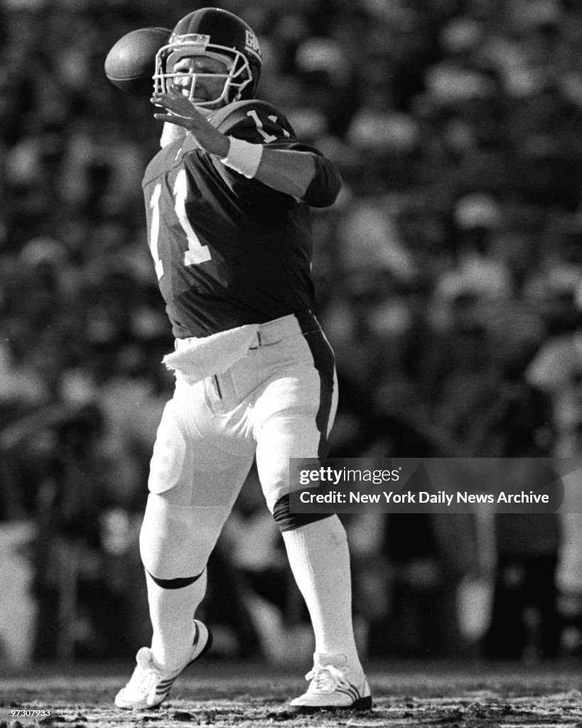 New York Giants vs Denver Broncos in Superbowl XXI. Phil Sim