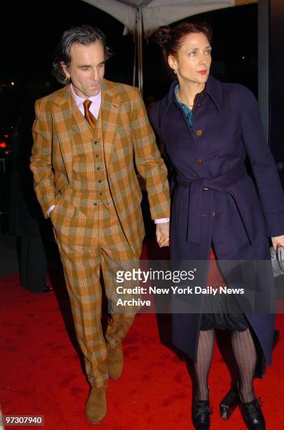 Daniel Day-Lewis and wife Rebecca Miller arrive at the Ziegfeld Theatre for the premiere of the movie "There Will Be Blood." He stars in the film.