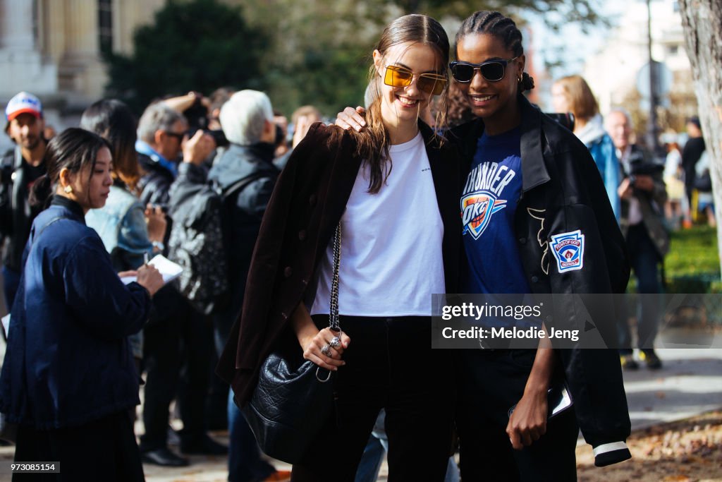Street Style : Paris Fashion Week Womenswear Spring/Summer 2018 : Day Eight