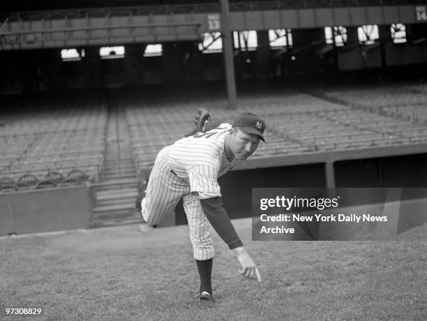 Pete Ruffing 82 Red Ruffing” Baseball Stock Photos, High-Res Pictures, and Images ...