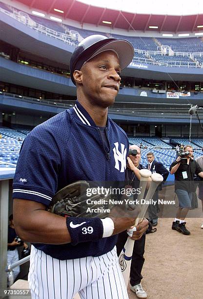 Darryl Strawberry takes the field for batting practice in his return to the New York Yankees