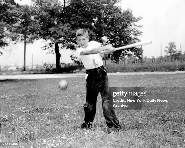 Juilius and Ethel Rosenberg childen, Michael Rosenberg batting to brother Robert Rosenberg .