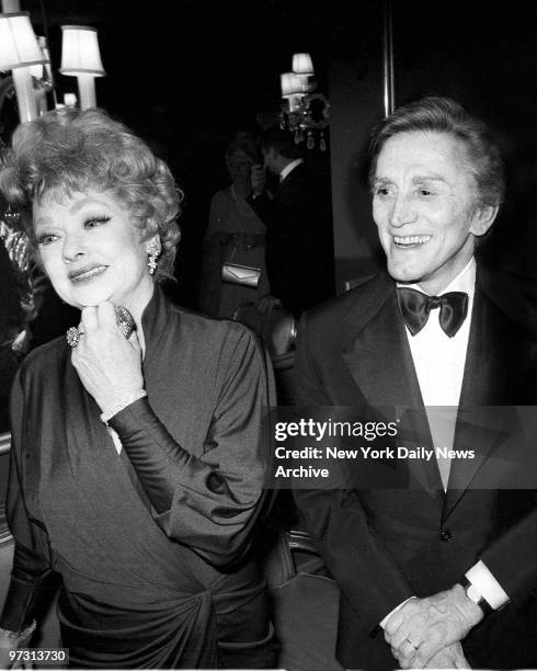 Johnny Carson received an award from the Friars Club during a testimonial dinner at Waldorf-Astoria and friends such as Lucille Ball and Kirk Douglas...