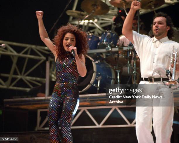 Gloria Estefan and Miami SOund Machine revved up in Madison Square Garden as they ended their national tour.