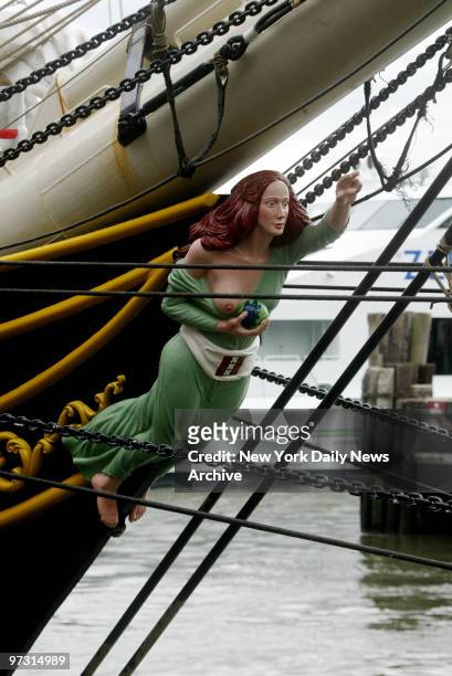 Stad Amsterdam is giving free tours of it's ship at South Street Seaport. A Figurehead