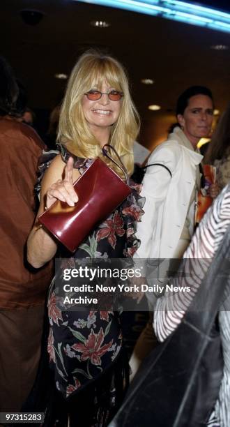 Goldie Hawn arrives for the premiere of the movie "Almost Famous" at the Chelsea West theater.