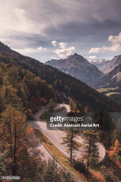 maloja pass, switzerland - região de maloja - fotografias e filmes do acervo