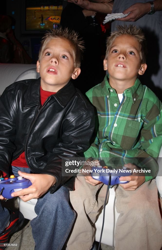 Twins Dylan and Cole Sprouse, of the TV show "Friends," have