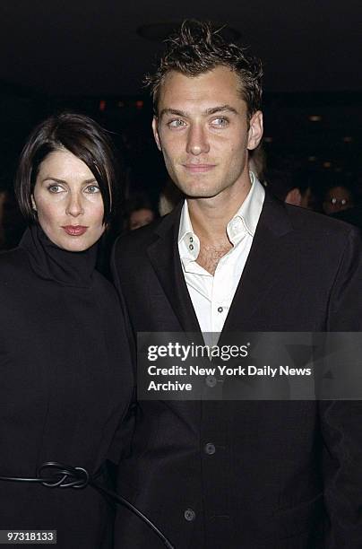 Jude Law and wife Sadie Frost arrive at the premiere of the movie "The Talented Mr. Ripley" at the Museum of Modern Art. He's in the film.