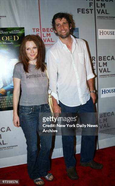 Julianne Moore and husband Bart Freundlich arrive for a Tribeca Film Festival screening of "House of D" at the Tribeca Performing Arts Center on West...
