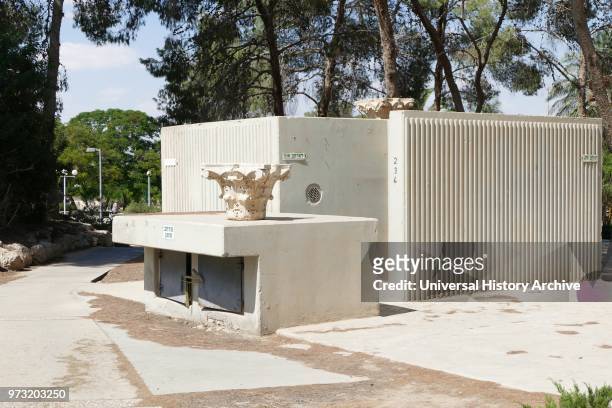Air raid shelter in kibbutz Revivim in the Negev desert. In southern Israel. The community was formed in 1943 as one of the three lookouts. And was...