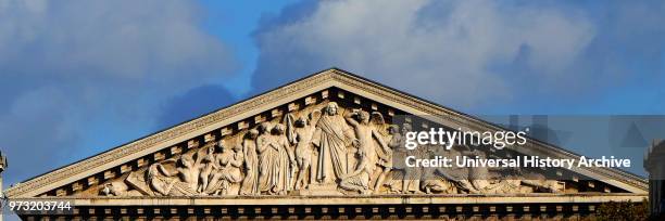 _glise de la Madeleine is a Roman Catholic church occupying a commanding position in the 8th arrondissement of Paris.