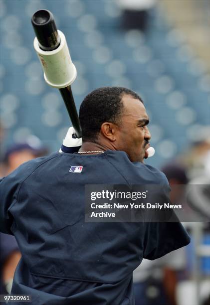 New York Yankees' Tony Womack takes his turn at batting practice as the team works out at Legends Field, the Yanks' spring training facility in...