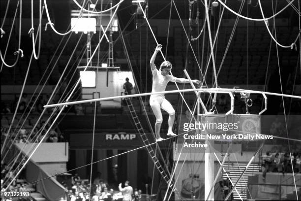 Undaunted by a fall from the high wire that kept him on the ground for four months, Philippe Petit returns to work in the Ringling Bros. And Barnum &...