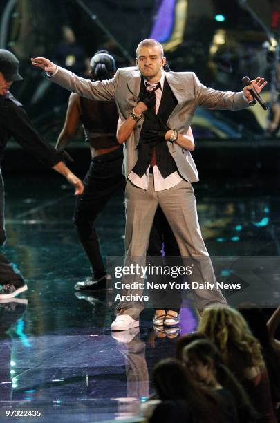 Justin Timberlake performs on stage during the 2006 MTV Video Music Awards at Radio City Music Hall.