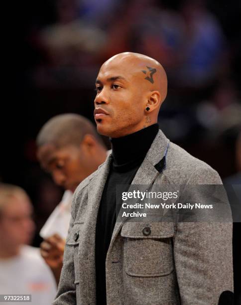 New York Knicks vs Milwaukee Bucks. Knicks Stephon Marbury. ?